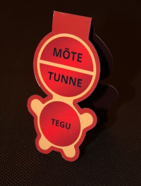 Magnetiline järjehoidja "Kriipsujuku"